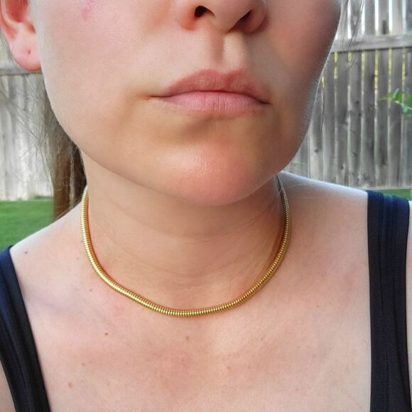 VINTAGE GOLD TONE THICK SNAKE CHAIN NECKLACE - Picture 1 of 9